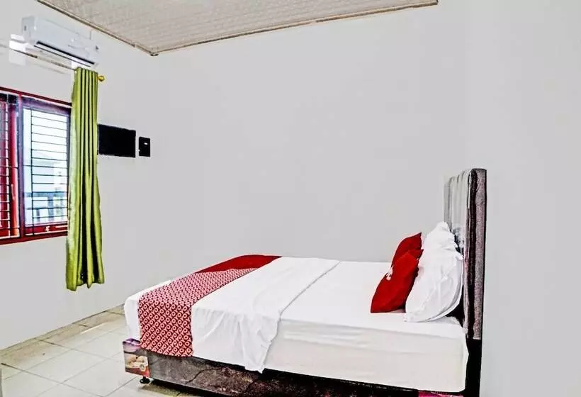 Hotelli Spot On 91509 Unggul Kost