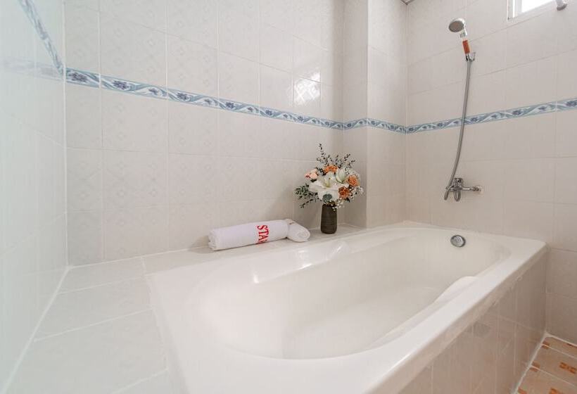 هتل Starlight Nha Trang