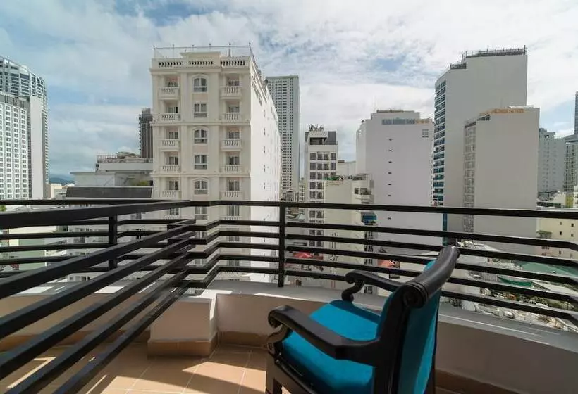 هتل Starlight Nha Trang