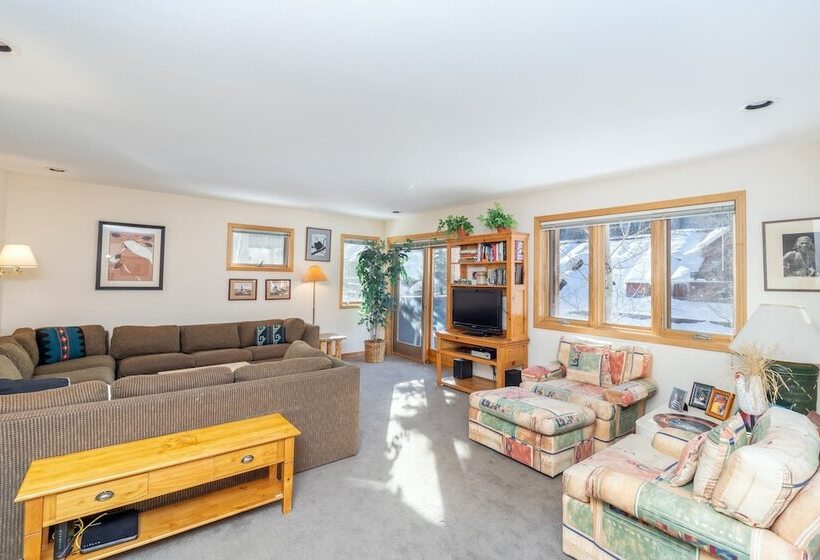 Lulu City 4b By Avantstay Beautiful Condo 100 Yards From Lift 7 Permit :3639