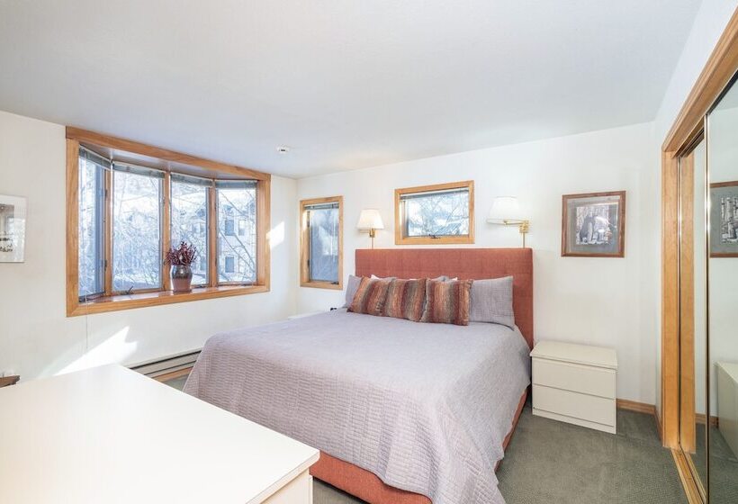 Lulu City 4b By Avantstay Beautiful Condo 100 Yards From Lift 7 Permit :3639