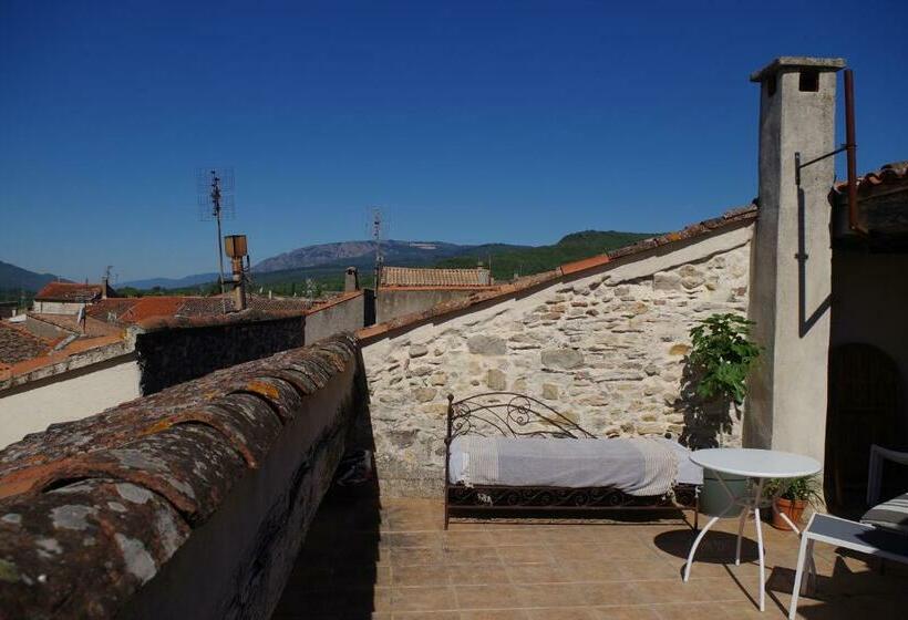 פנסיון La Tour De L Ange