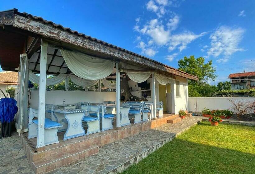 펜션 Sunrise Varvara