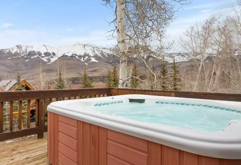 Russell Home By Avantstay Expansive Deck Stunning Views Hot Tub