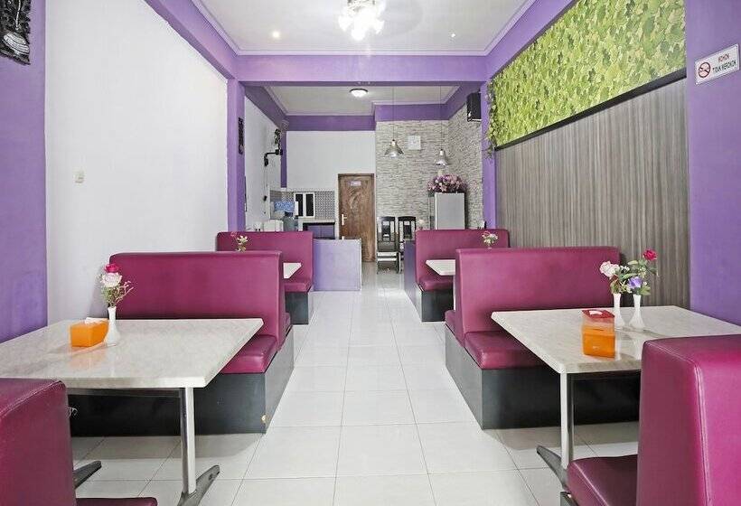 فندق Collection O 91449 Griya Ampenan Residence