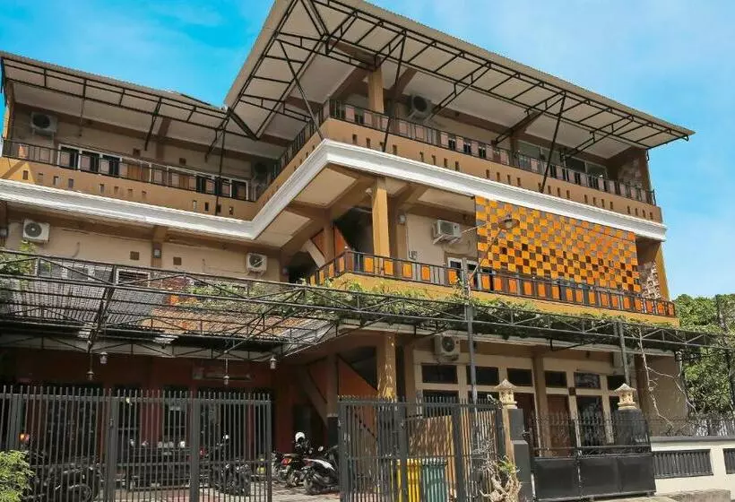 ホテル Collection O 91449 Griya Ampenan Residence