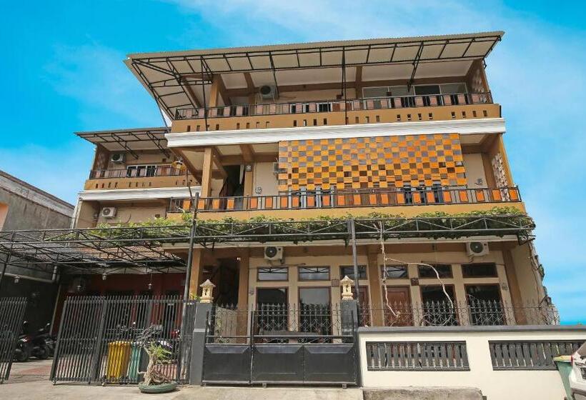 فندق Collection O 91449 Griya Ampenan Residence