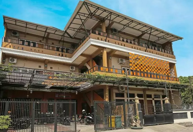 ホテル Collection O 91449 Griya Ampenan Residence