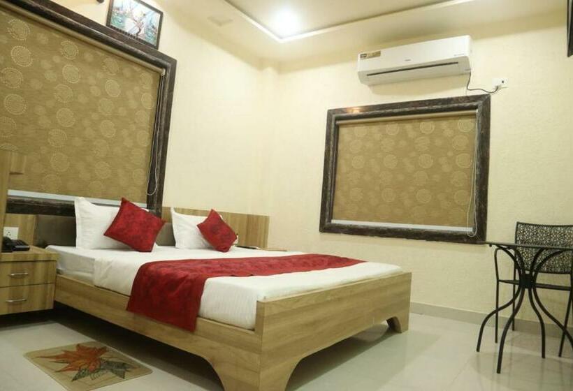 בית מלון כפרי Devraj