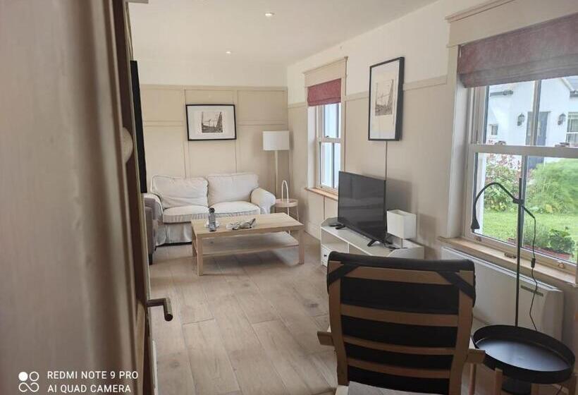 بنسيون The Wild Farm Lodge