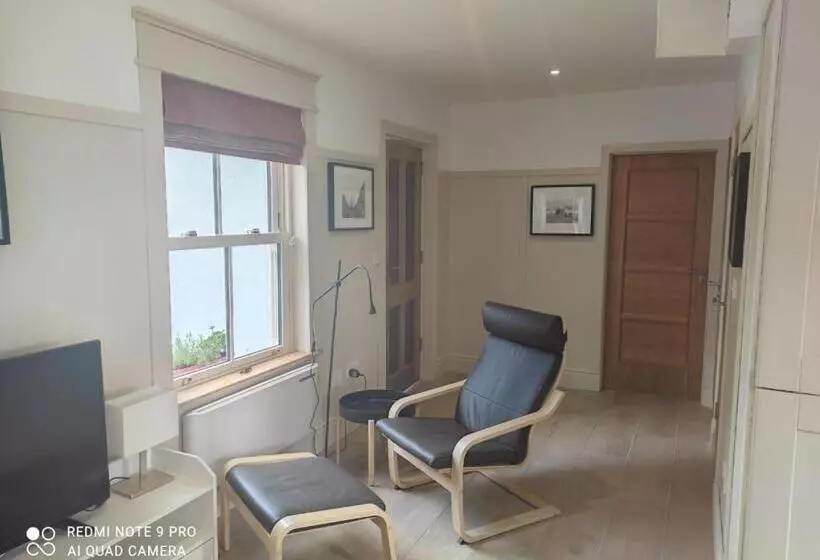 ペンション The Wild Farm Lodge