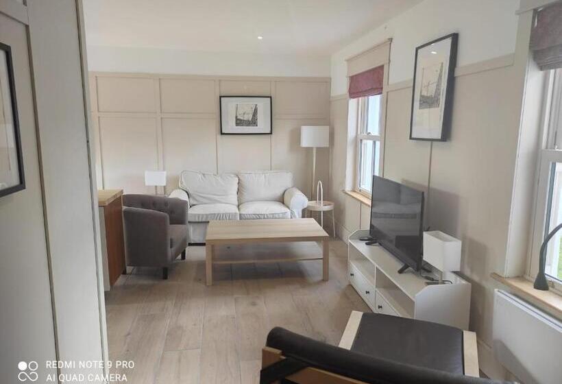 بنسيون The Wild Farm Lodge