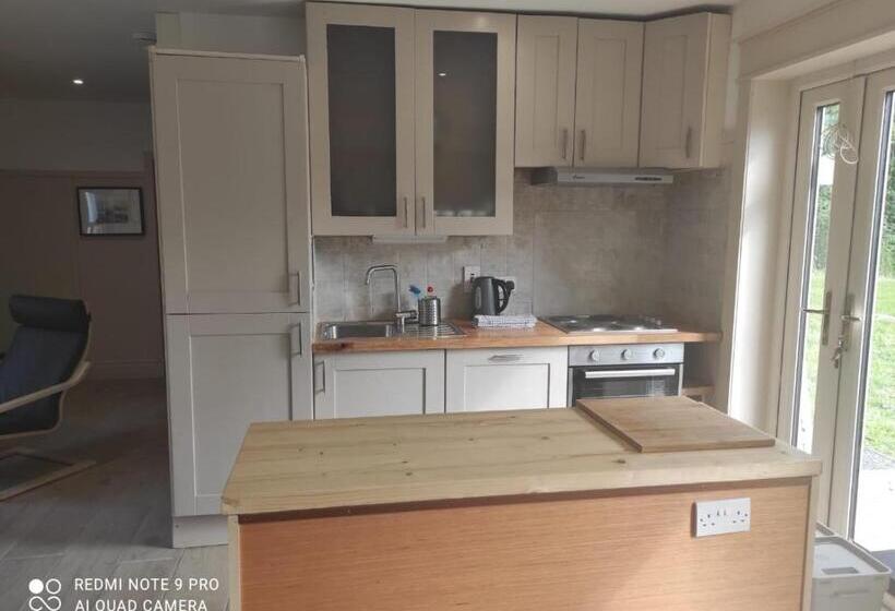 بنسيون The Wild Farm Lodge