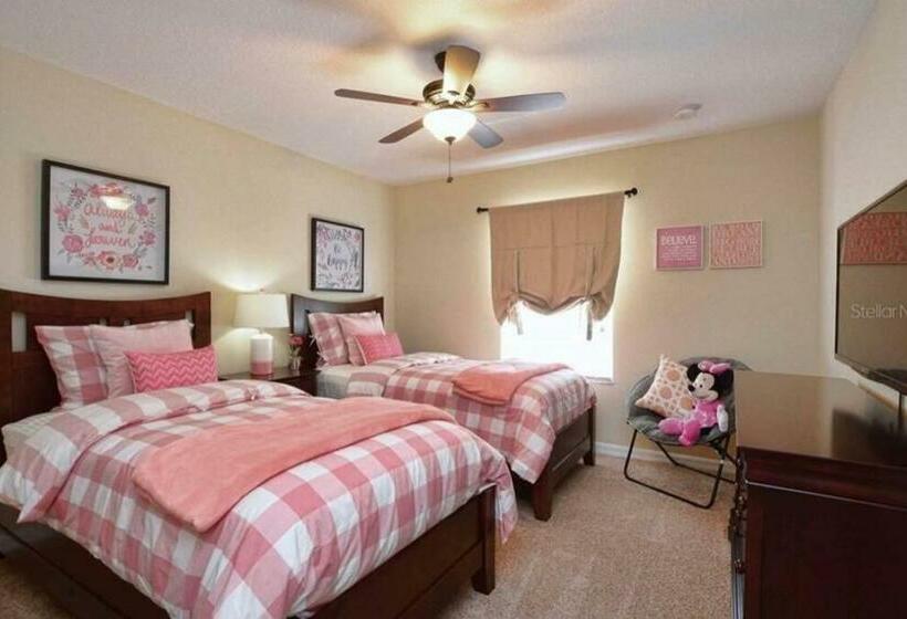 Lovely 6 Br Private Vacation Home