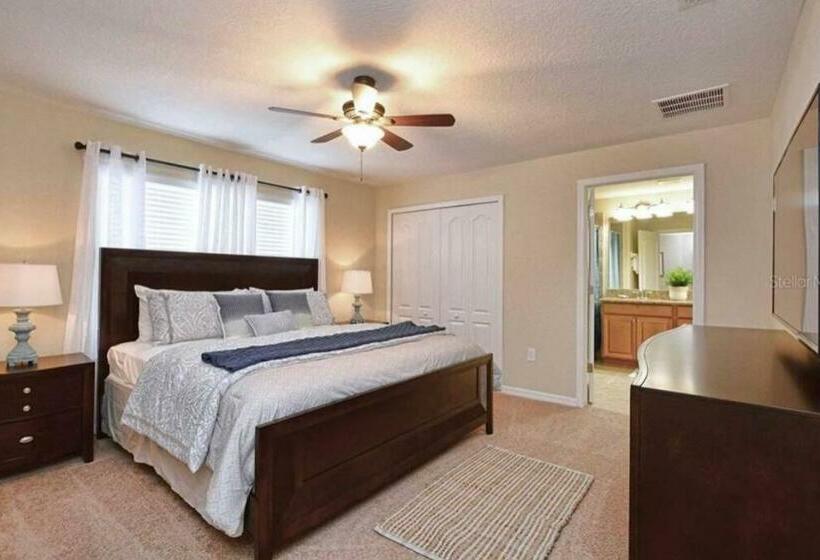 Lovely 6 Br Private Vacation Home