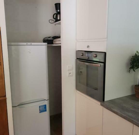 T2 Indépendant Terrasse Et Piscine Au Calme Var Sud De La France