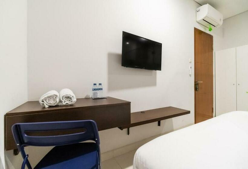 Urbanview Hotel Casa Kota Mangga Besar