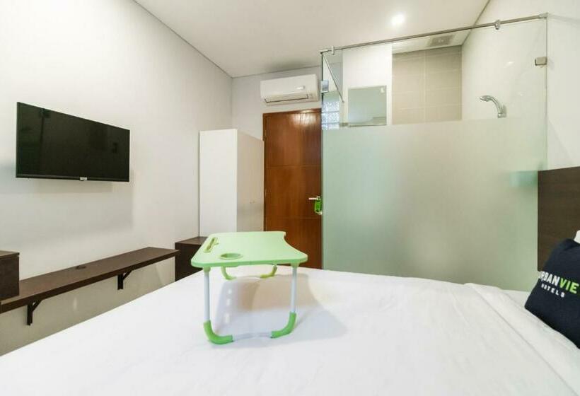 Urbanview Hotel Casa Kota Mangga Besar