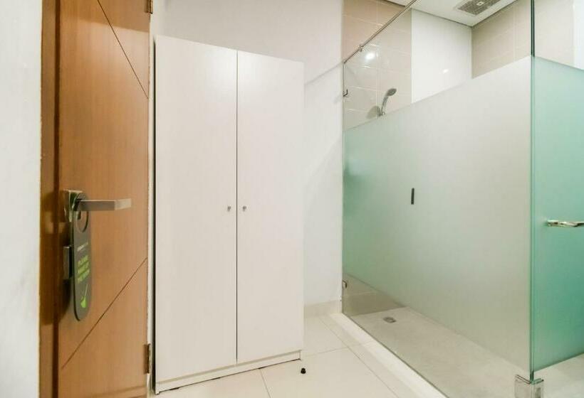 Urbanview Hotel Casa Kota Mangga Besar