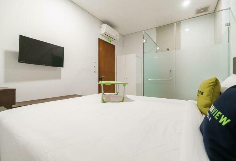 Urbanview Hotel Casa Kota Mangga Besar