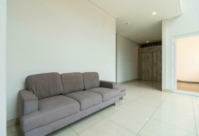 Urbanview Hotel Casa Kota Mangga Besar