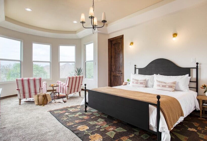 Hudson By Avantstay Magnificent Home W/ Beautiful Views, Multiple Living Areas, Pool & Games!