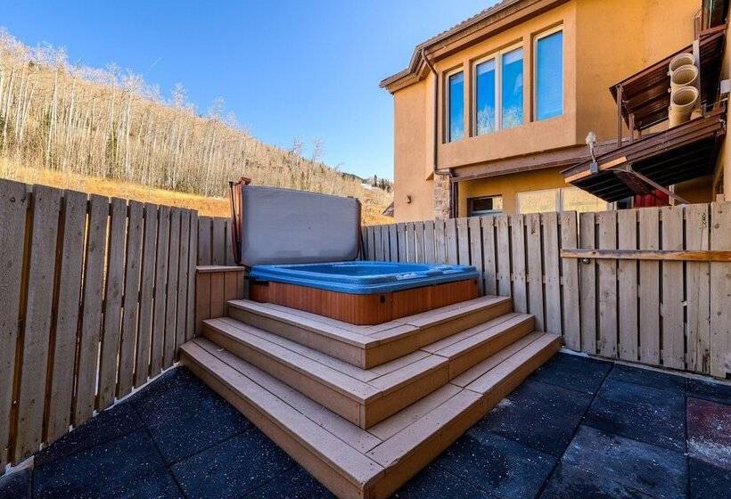 Le Chamonix B By Avantstay Located In Mountain Village, Close To Golf Course & Skiing