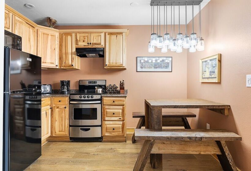 Le Chamonix B By Avantstay Located In Mountain Village, Close To Golf Course & Skiing