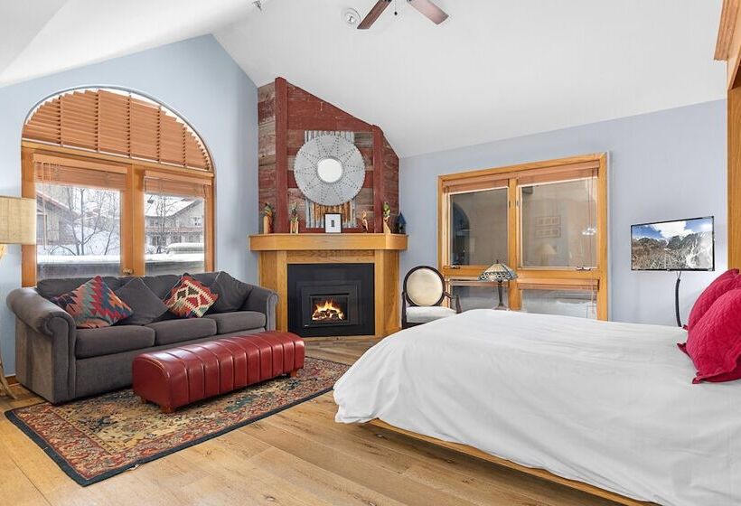 Le Chamonix B By Avantstay Located In Mountain Village, Close To Golf Course & Skiing