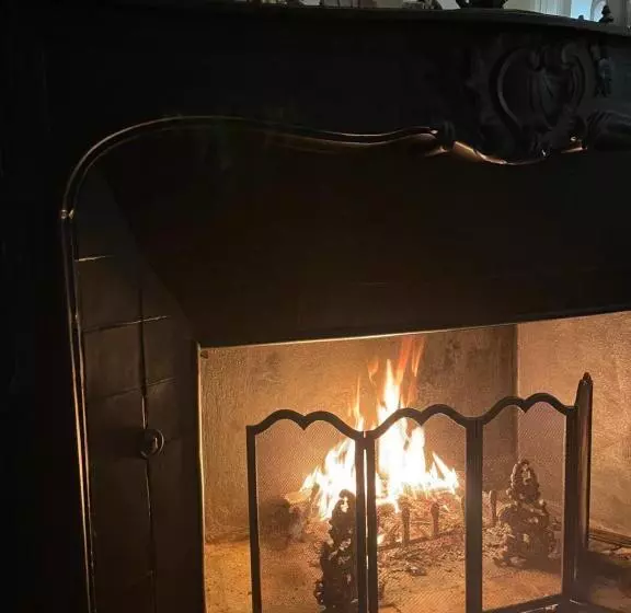 Majatalo Aux Remparts De Montreuil