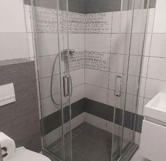 Majatalo Penzion Toša