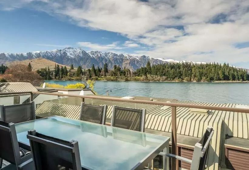 The Lodges 9   Lake Front Views And Walk To Town