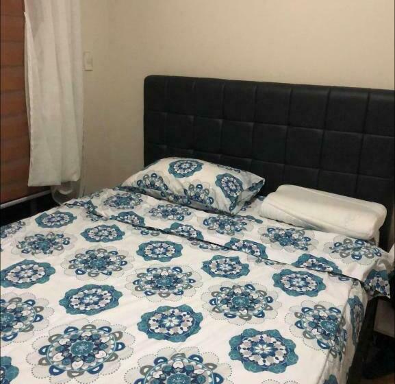 2br Near Business District Tivoli