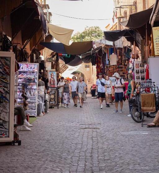 هاستل Riad Hayat