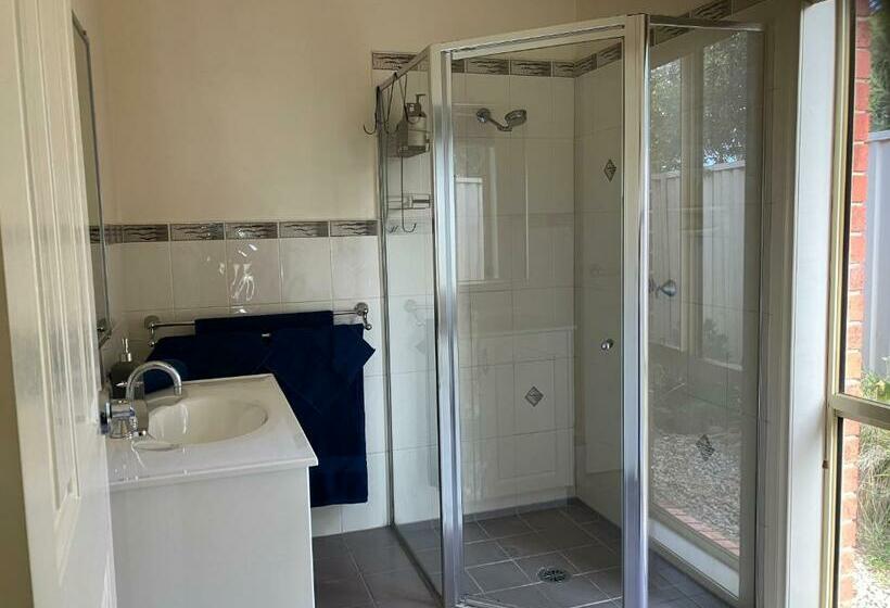 Bed and Breakfast James Court Suite