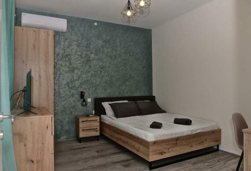 پانسیون 4 Teen