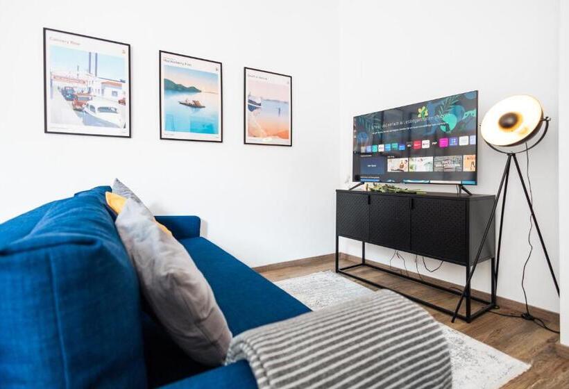 Ko Living Space Am Neuen Theater   Altstadt   Street Art Design Apartments