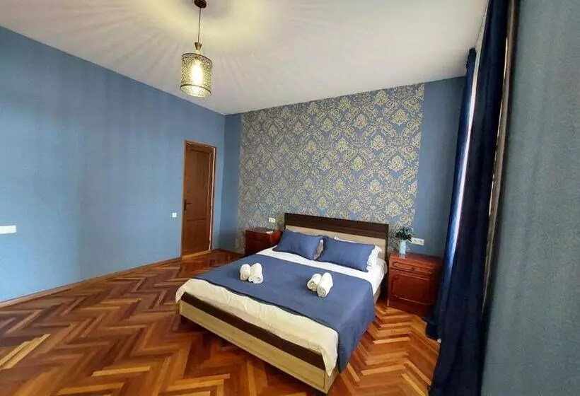 پانسیون Guesthouse   Door   In Sighnaghi