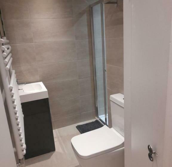 Bed and Breakfast Lovely Home With Full En Suite Double Bed Rooms