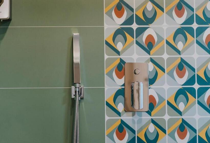 تختخواب و صبحانه Mimì Room