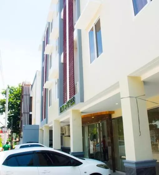 Hotelli Elti Suites By Bluebookers