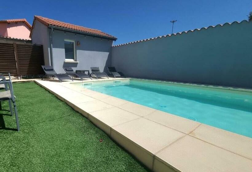 Maison Individuelle Avec Sa Piscine Privée