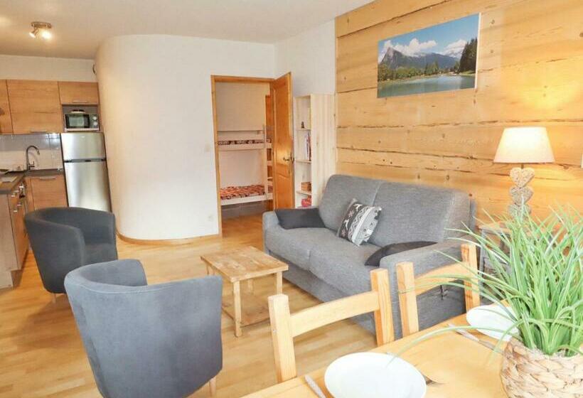 Appartement 42m² à Samoëns: Piscines, Balcon, Parking, Proche Centre Village   Fr 1 624 117