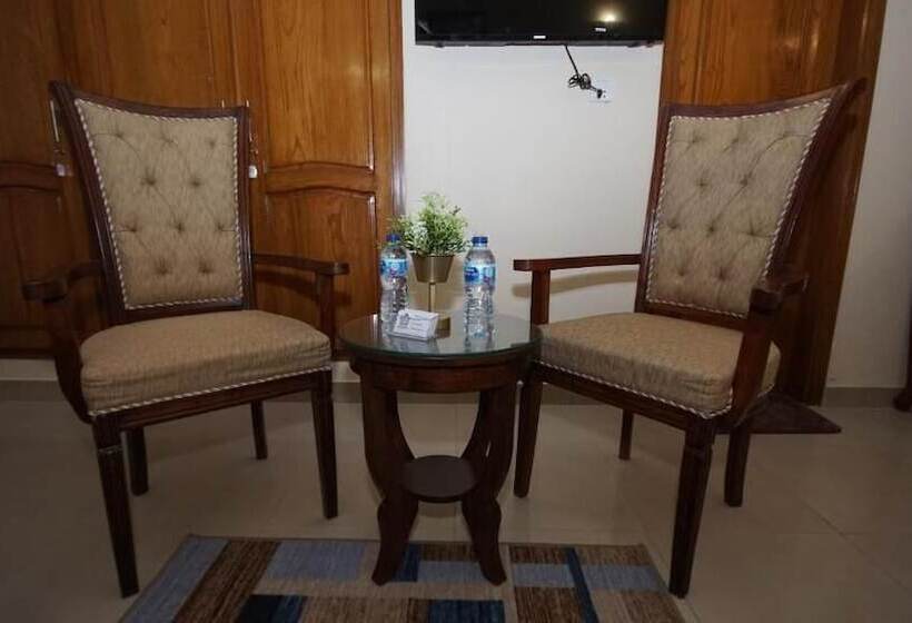 تختخواب و صبحانه World Inn Karachi