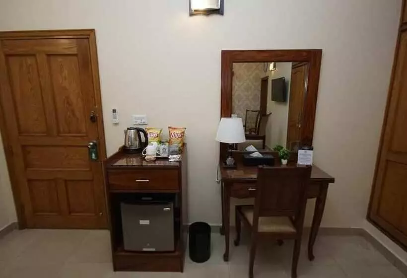 تختخواب و صبحانه World Inn Karachi