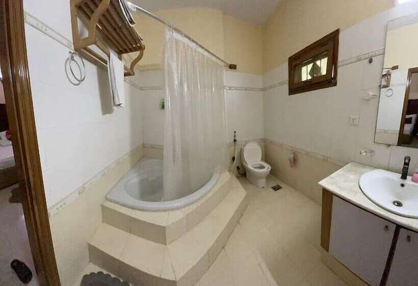 تختخواب و صبحانه World Inn Karachi