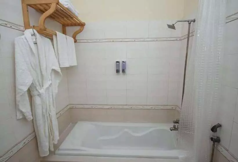 تختخواب و صبحانه World Inn Karachi