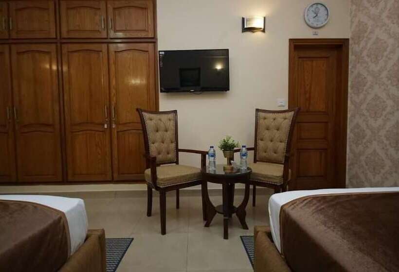 تختخواب و صبحانه World Inn Karachi