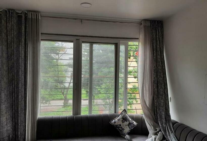 Pensão Krishna Aashray Pg Space For Boys