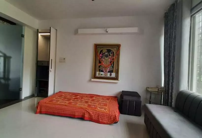Pension Krishna Aashray Pg Space For Boys